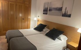 Aparthotel El Serch